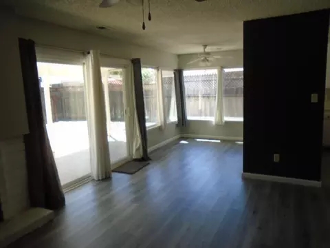 Living - 3316 Mesquite Way, Modesto, CA 95355 photo 6 of 7