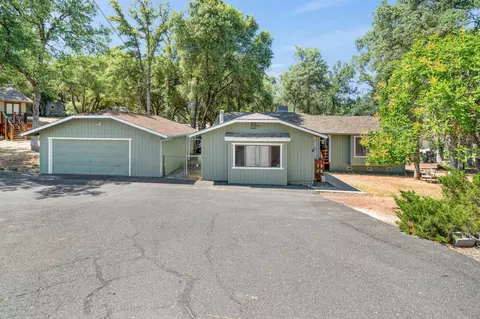 21014 Ferretti Rd, Groveland, CA 95321