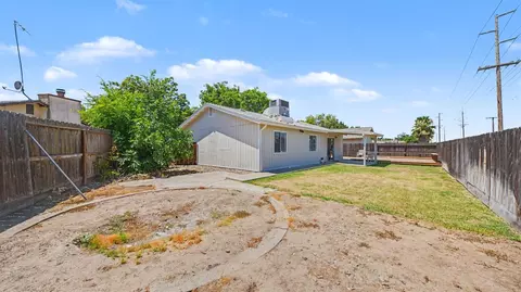 Exterior - 1200 Guiseppe Ln, Modesto, CA 95355 photo 5 of 6
