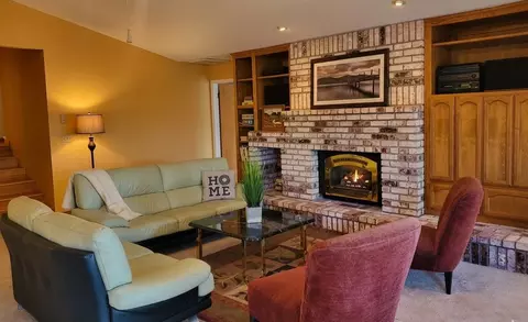 Living - 188 Oakhurst Ct, Copperopolis, CA 95228 photo 4 of 6
