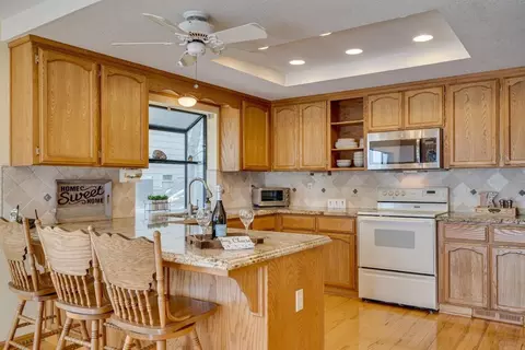 Kitchen - 188 Oakhurst Ct, Copperopolis, CA 95228 photo 3 of 7