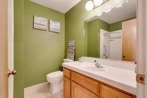 Bath - 188 Oakhurst Ct, Copperopolis, CA 95228 photo 6 of 7