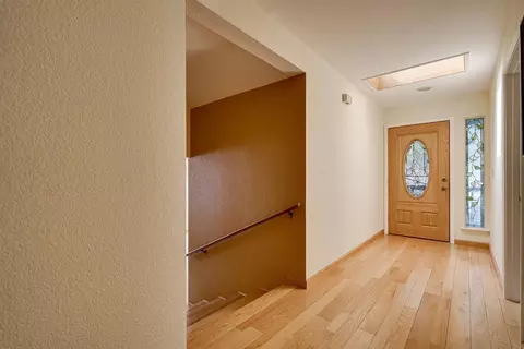 Entry Way - 188 Oakhurst Ct, Copperopolis, CA 95228 photo 3 of 7