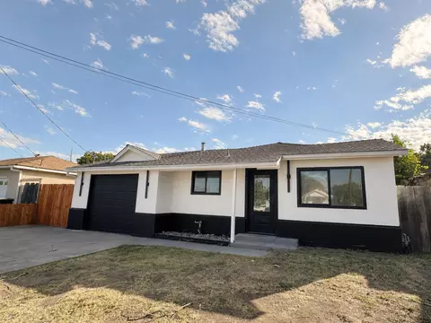 444 N 5th Ave, Oakdale, CA 95361