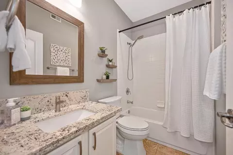 Bath - 1685 Halverson Ct, Folsom, CA 95630 photo 1 of 5