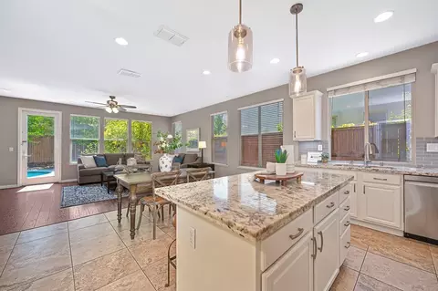 Kitchen - 1685 Halverson Ct, Folsom, CA 95630 photo 3 of 4