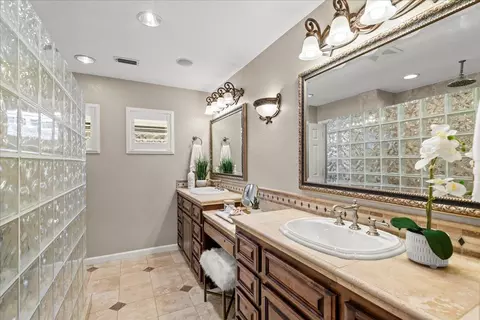 Bath - 1101 Cornell Ave, Modesto, CA 95350 photo 3 of 6