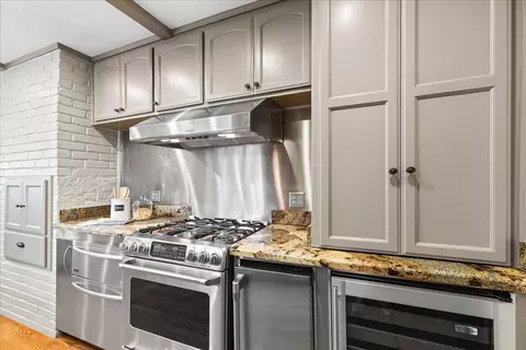 Kitchen - 1101 Cornell Ave, Modesto, CA 95350 photo 6 of 8