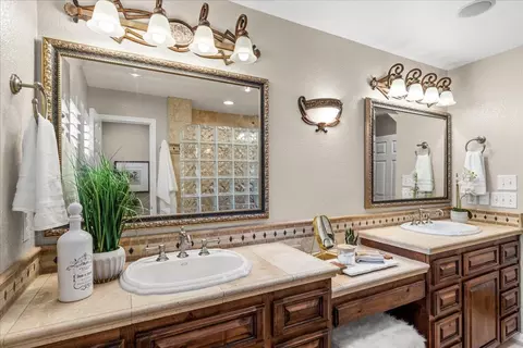 Bath - 1101 Cornell Ave, Modesto, CA 95350 photo 6 of 6