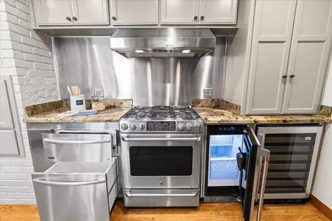 Kitchen - 1101 Cornell Ave, Modesto, CA 95350 photo 7 of 8