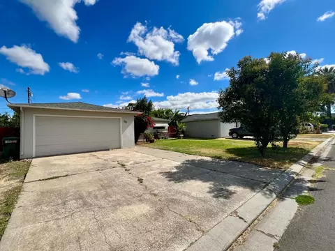 Exterior - 2101 Parr Ave, Modesto, CA 95358 photo 2 of 12