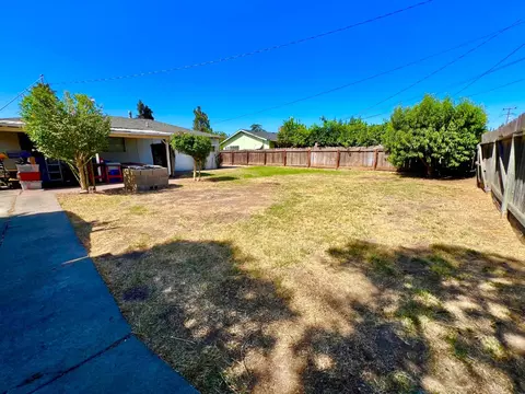 Exterior - 2101 Parr Ave, Modesto, CA 95358 photo 12 of 12