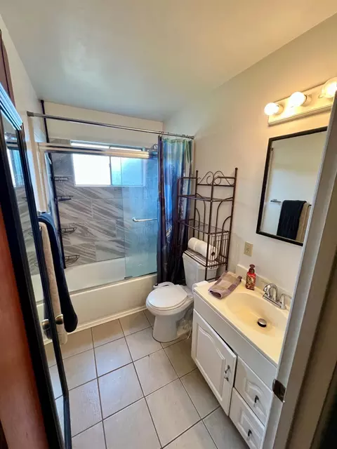 Bath - 2101 Parr Ave, Modesto, CA 95358 photo 1 of 1