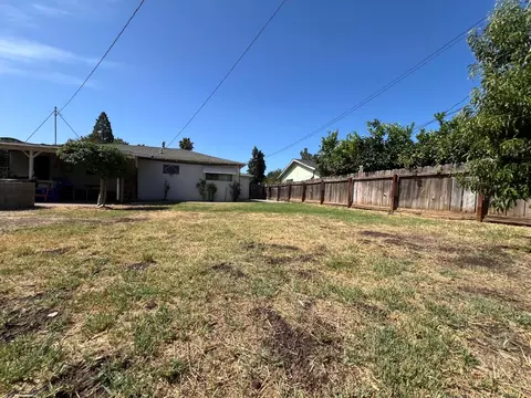 Exterior - 2101 Parr Ave, Modesto, CA 95358 photo 9 of 12
