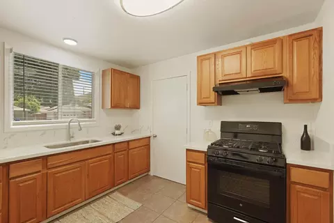Kitchen - 405 W 23rd St, Tracy, CA 95376 photo 2 of 5
