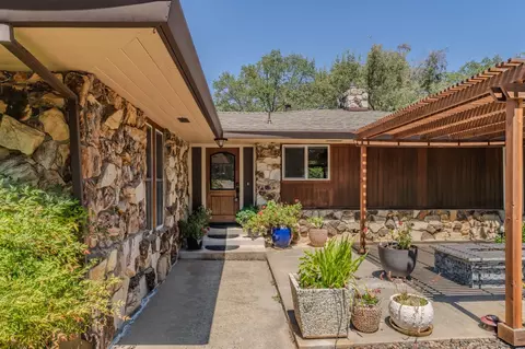 230 Kern St, Jackson, CA 95642 photo 2