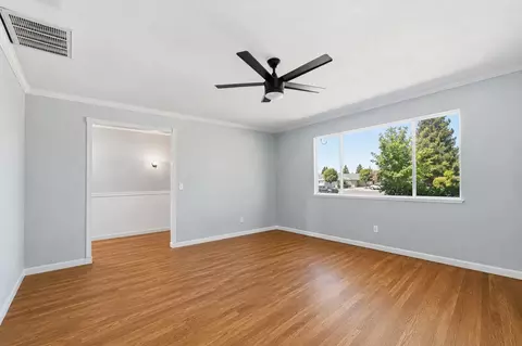 Living - 1522 Kiwi Ct, Ripon, CA 95366 photo 3 of 3