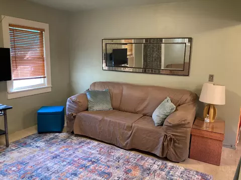 Living - 14105 River Rd, Walnut Grove, CA 95690 photo 3 of 4