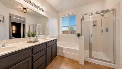 Bath - 1880 Basil Dr, Manteca, CA 95336 photo 1 of 4