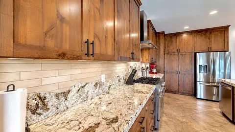 Kitchen - 1880 Basil Dr, Manteca, CA 95336 photo 11 of 12