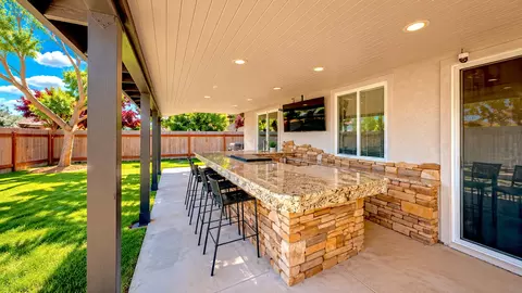 Exterior - 1880 Basil Dr, Manteca, CA 95336 photo 14 of 14
