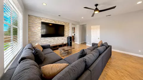 Living - 1880 Basil Dr, Manteca, CA 95336 photo 3 of 4