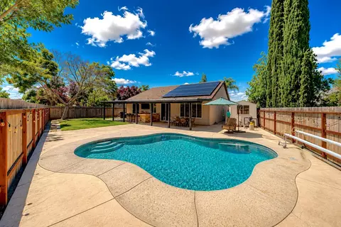 Exterior - 1880 Basil Dr, Manteca, CA 95336 photo 7 of 14