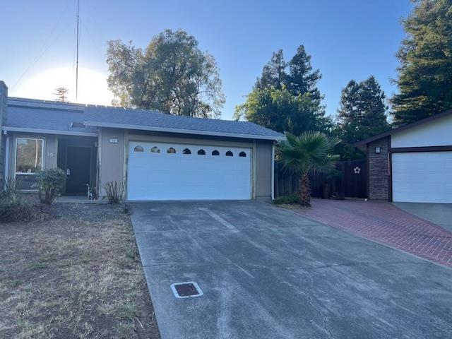 15 Governors Ct, Sacramento, CA 95817