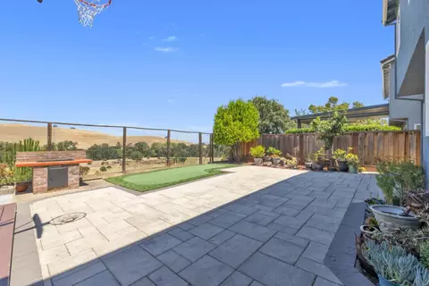 Exterior - 1083 Discovery Way, Concord, CA 94521 photo 2 of 8