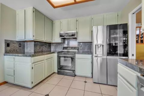 Kitchen - 1083 Discovery Way, Concord, CA 94521 photo 2 of 3