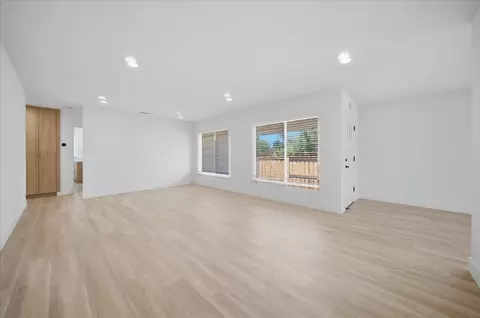 5644 Gibbons Dr, Carmichael, CA 95608 photo 11