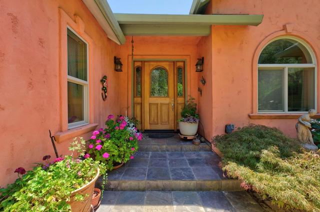 21987 Moss Rock Ct, Grass Valley, CA 95949
