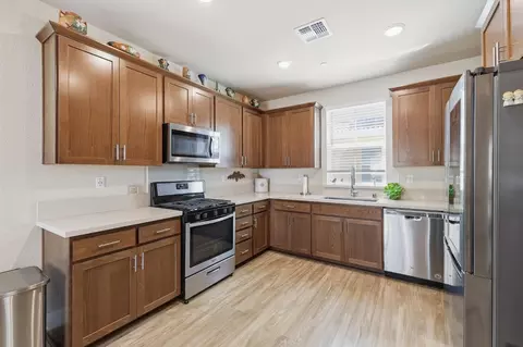 Kitchen - 961 Posey St, Galt, CA 95632 photo 3 of 3