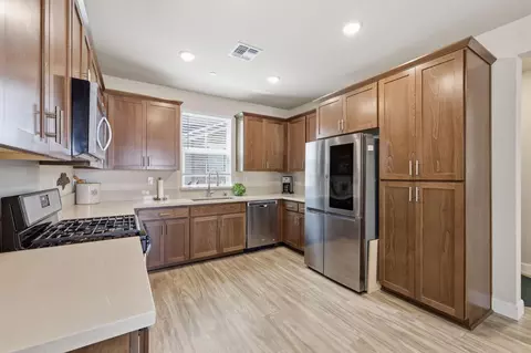 Kitchen - 961 Posey St, Galt, CA 95632 photo 1 of 3