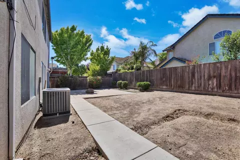Exterior - 2040 Tahoe Cir, Tracy, CA 95376 photo 3 of 4