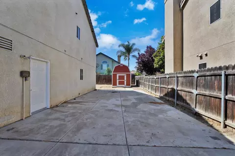 Exterior - 2040 Tahoe Cir, Tracy, CA 95376 photo 2 of 4