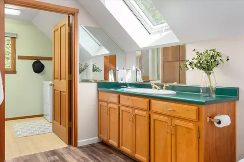 Bath - 3035 Dalmatia Dr, Arnold, CA 95223 photo 2 of 3