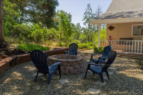 Exterior - 3035 Dalmatia Dr, Arnold, CA 95223 photo 10 of 13