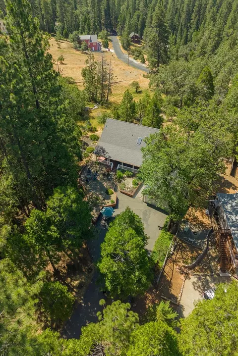 View/Area - 3035 Dalmatia Dr, Arnold, CA 95223 photo 1 of 7