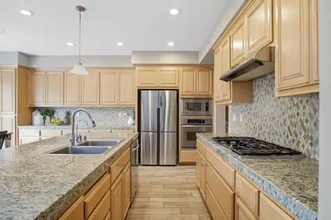 Kitchen - 1527 Phlox Dr, Patterson, CA 95363 photo 2 of 3