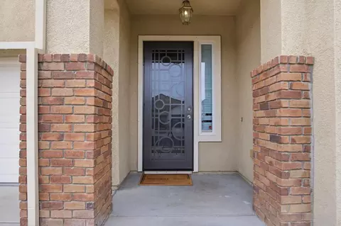 Entry Way - 1527 Phlox Dr, Patterson, CA 95363 photo 1 of 4