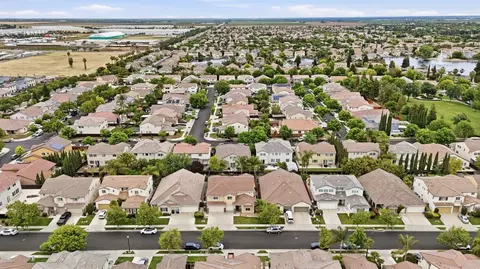View/Area - 1527 Phlox Dr, Patterson, CA 95363 photo 4 of 8