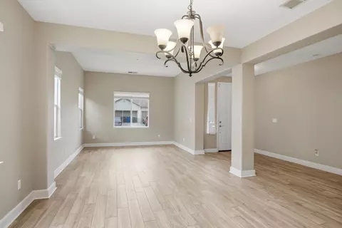 Living - 1527 Phlox Dr, Patterson, CA 95363 photo 1 of 4