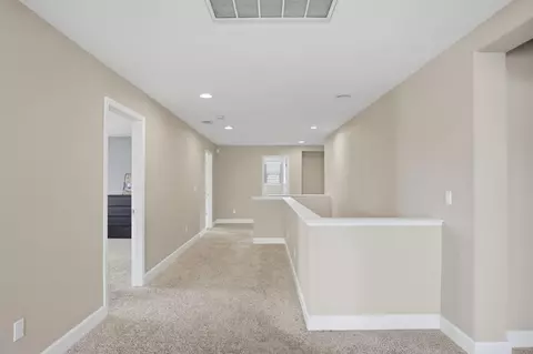 Entry Way - 1527 Phlox Dr, Patterson, CA 95363 photo 3 of 4