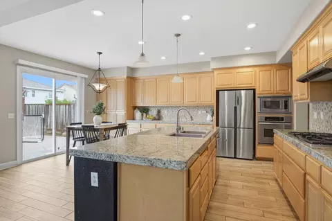 Kitchen - 1527 Phlox Dr, Patterson, CA 95363 photo 1 of 3