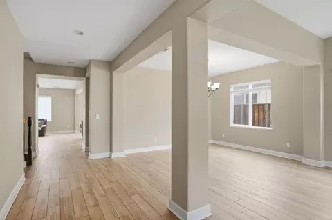 Entry Way - 1527 Phlox Dr, Patterson, CA 95363 photo 2 of 4