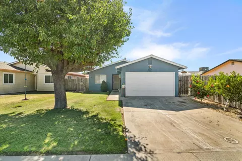 6073 Canter Dr, Riverbank, CA 95367