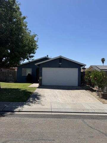 6073 Canter Dr, Riverbank, CA 95367