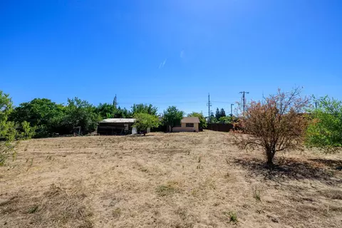 Exterior - 1065 Union Rd, Manteca, CA 95337 photo 15 of 17