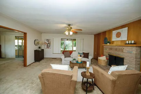 Living - 1065 Union Rd, Manteca, CA 95337 photo 1 of 11